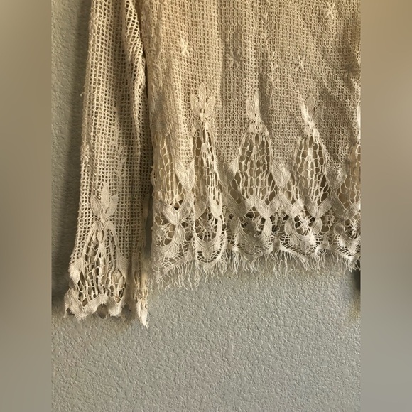 GIMMICKS by BKE buckle brand XS cream ivory lace long sleeve lined top blouse - Picture 5 of 7